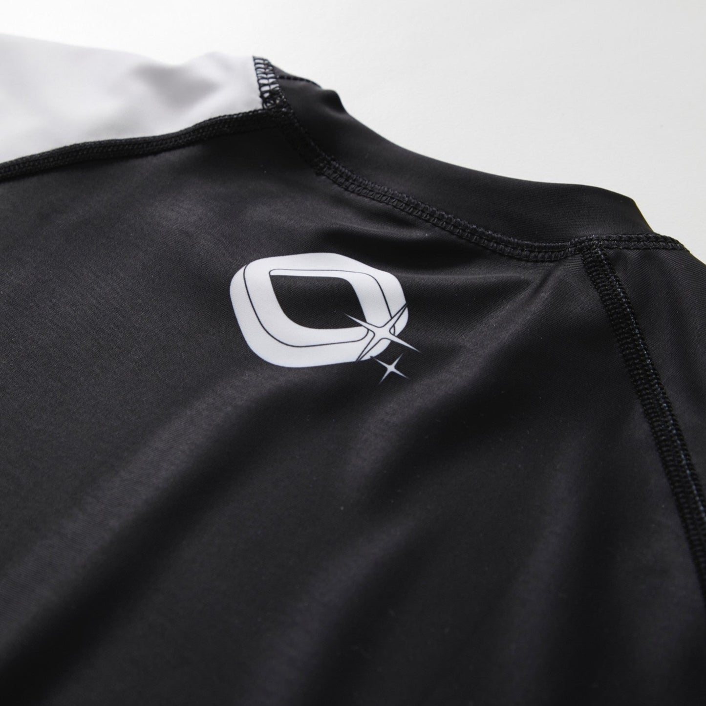 RBLS SPCS LOGO HALF RASH GUARD