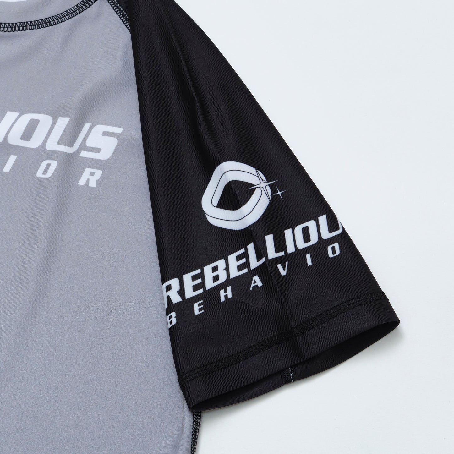 RBLS SPCS LOGO HALF RASH GUARD