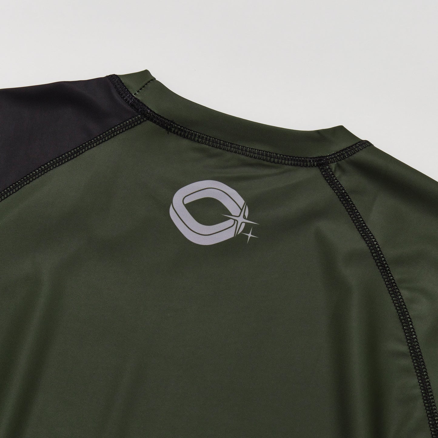 RBLS SPCS LOGO HALF RASH GUARD